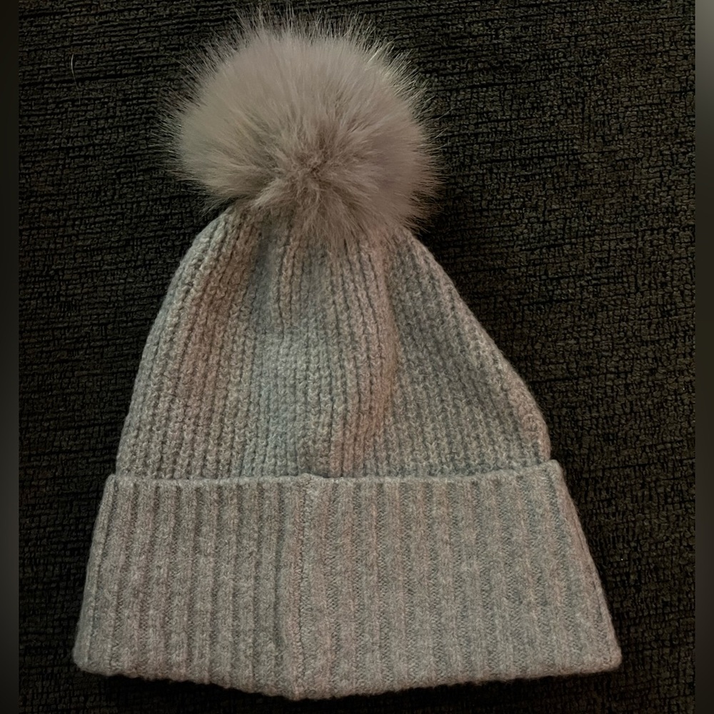 grey knit beanie